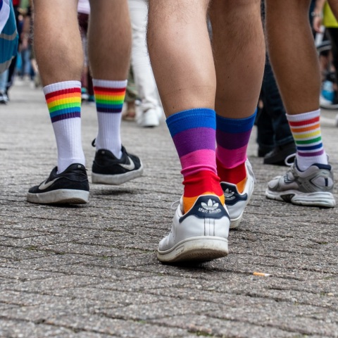 Την τρανσφοβική συμπεριφορά τόσο των εκπαιδευτικών όσο και του υποδιευθυντή σε δημόσιο Ι.Ε.Κ. στο Αιγάλεω καταγγέλλει το Σωματείο Υποστήριξης Διεμφυλικών. 