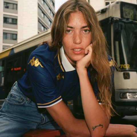 Η Alice Sofia με την φανέλα της Athens Kallithea FC.