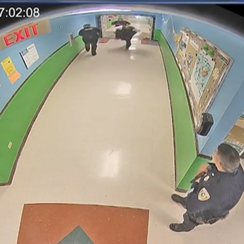 Οι κινήσεις της Αστυνομίας στο δημοτικό σχολείο Robb του Ουβάλντε στο Τέξας