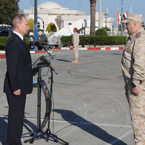 Βλαντιμίρ Πούτιν, Σεργκέι Σουροβίκιν