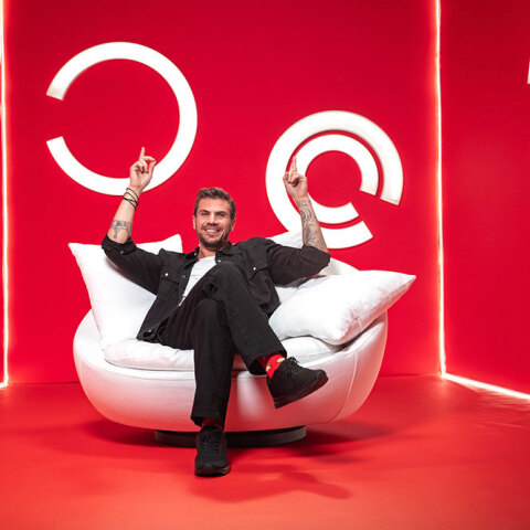 Άκης Πετρετζίκης