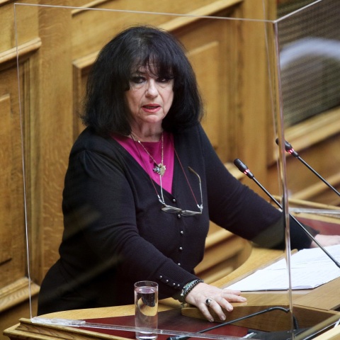 Η βουλευτής του ΣΥΡΙΖΑ Άννα Βαγενά απευθύνθηκε με χυδαίο τρόπο στον Μάξιμο Χαρακόπουλο της ΝΔ: «Είσαι στο κόμμα των παιδεραστών». 