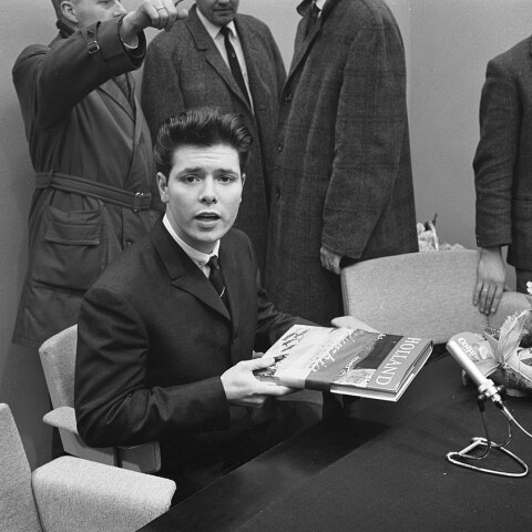 The Shadows - Apache: Το τραγούδι της ημέρας, Παρασκευή 14 Οκτωβρίου 2022, από τον Athens Voice 102.5