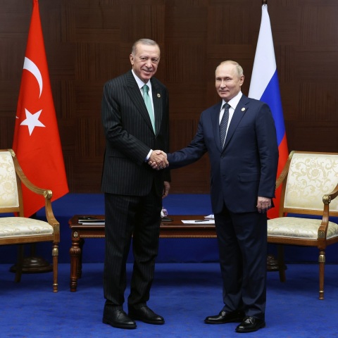 O Ρετζέπ Ταγίπ Ερντογάν δηλώνει πως θεωρεί τη Θράκη ως τον καταλληλότερο τόπο εγκατάστασης του κόμβου φυσικού αερίου που σχεδιάζει να κατασκευάσει με τον Πούτιν.