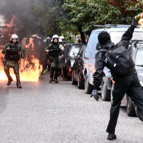 Επεισόδια στον Κολωνό για την υπόθεση βιασμού 12χρονης 