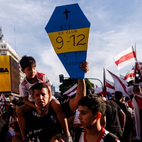 Φίλαθλοι της Ρίβερ Πλέιτ πριν το ντέρμπι με τη Μπόκα Τζούνιορς