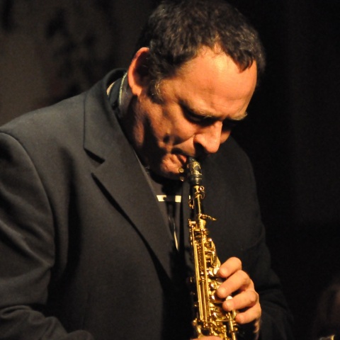 Ο Δήμος Αθηναίων υποδέχεται την Πέμπτη 20/10 στο Ολύμπια Δημοτικό Μουσικό Θέατρο «Μαρία Κάλλας» τον Gilad Atzmon - Θα μοιραστεί τη σκηνή με την Athens Big Band. 