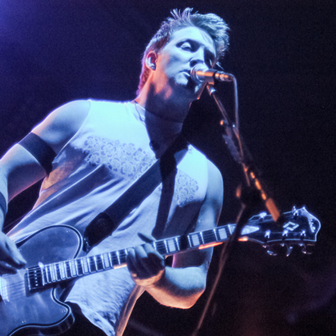 Η συναυλία των Queens Of The Stone Age στην Αθήνα, τον Ιούνιο του 2005, μέσα από σπάνιες εικόνες του Χρήστου Κισατζεκιάν