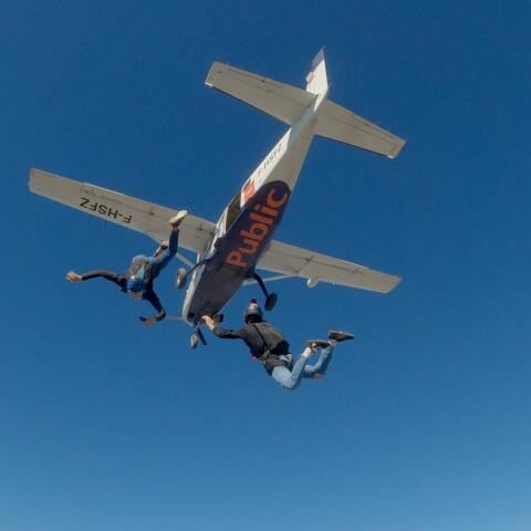skydive_public_iphone_14_series_2