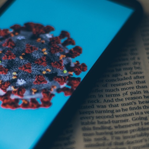 Θύελλα αντιδράσεων έχει προκαλέσει η είδηση δημιουργήθηκε εργαστηριακά ένα σούπερ στέλεχος κορωνοϊού - Το Πανεπιστήμιο της Βοστώνη κάνει λόγο για «ανακρίβειες».