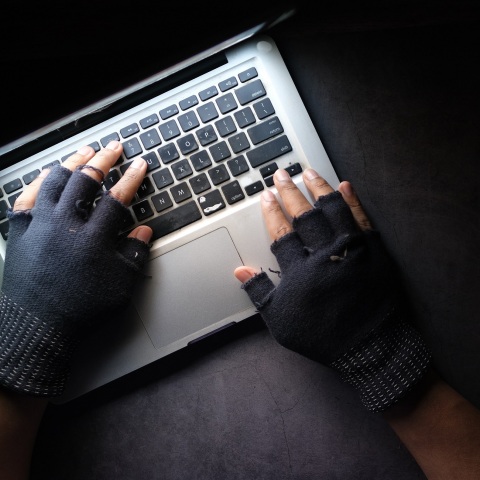 Νέα περίπτωση revenge porn στην Πάτρα, αυτή τη φορά με θύμα 55χρονο - Ζητούν 85.000 ευρώ για να μη διαρρεύσουν βίντεο με προσωπικές του στιγμές.