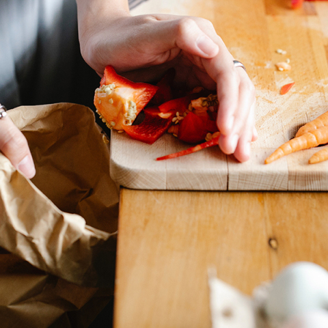 Φαγητό στα σκουπίδια