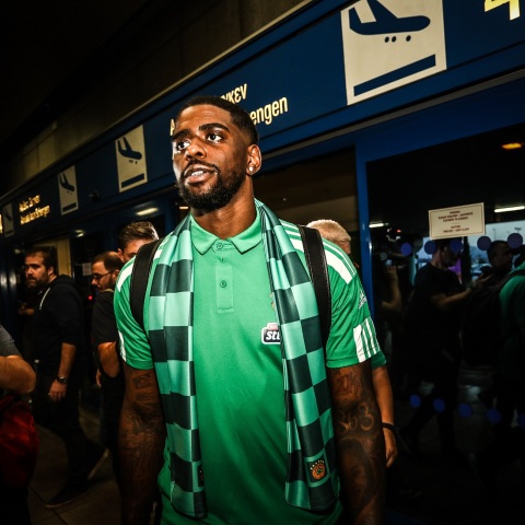 Ντουέιν Μπέικον: Ο 27χρονος Αμερικανός μπασκετμπολίστας έφτασε στην Ελλάδα για να ενσωματωθεί στις προπονήσεις του Παναθηναϊκού – Πώς οριοθετεί τους στόχους του.  