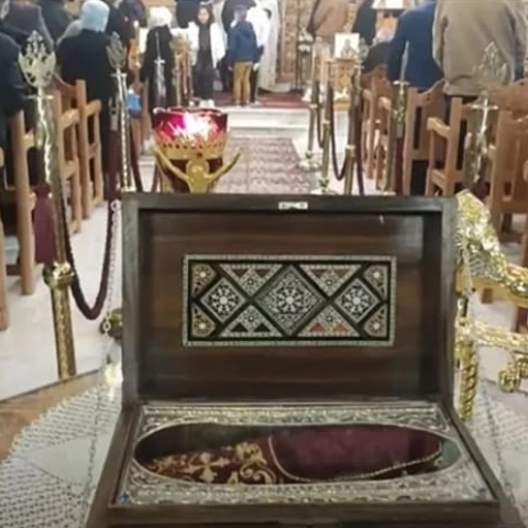 Οι παντόφλες της Ορθοδοξίας και ένα επιχειρηματικό σχέδιο.