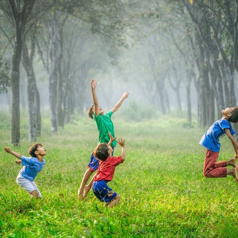 Eurostat: Μεταξύ των χωρών με τον μεγαλύτερο δείκτη κινδύνου φτώχειας η κοινωνικού αποκλεισμού η Ελλάδα, σύμφωνα με τα στοιχεία για το 2021.