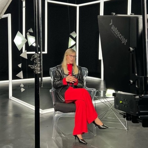 Έφυγε από τη Ρωσία η δημοσιογράφος Ξένια Σόμπτσακ –  Η τηλεοπτική περσόνα και φερομένη ως βαφτισιμιά του προέδρου Πούτιν ήταν στο στόχαστρο των Αρχών. 