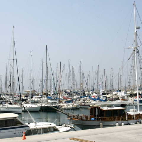 Έγκλημα για ασήμαντη αφορμή στην Καλλιθέα - 76χρονος δέχτηκε γροθιά από πρώην αθλητή πολεμικών τεχνών και υπέστη ισχαιμικό επεισόδιο, με αποτέλεσμα να ξεψυχήσει.