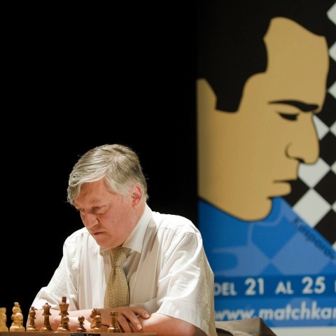 Ο πρώην παγκόσμιος πρωταθλητής στο σκάκι Ανατόλι Κάρποφ νοσηλεύεται σε σοβαρή κατάσταση – βρέθηκε αναίσθητος κοντά στη ρωσική Δούμα.