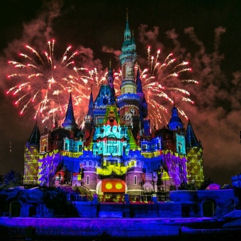 Κορωνοϊός: Έκλεισε αιφνιδιαστικά το θεματικό πάρκο της Disney στη Σαγκάη: Παραμένουν στις εγκαταστάσεις όλοι οι επισκέπτες και περιμένουν τα αποτελέσματα των τεστ. 