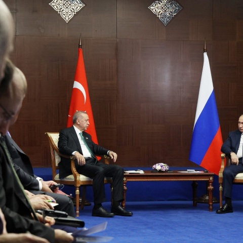 Ουκρανία - εξαγωγή σιτηρών: Θέλουμε εγγυήσεις από το Κίεβο για να επιστρέψουμε στη συμφωνία, δήλωσε ο Βλαντίμιρ Πούτιν στον Τούρκο πρόεδρο Ερντογάν.