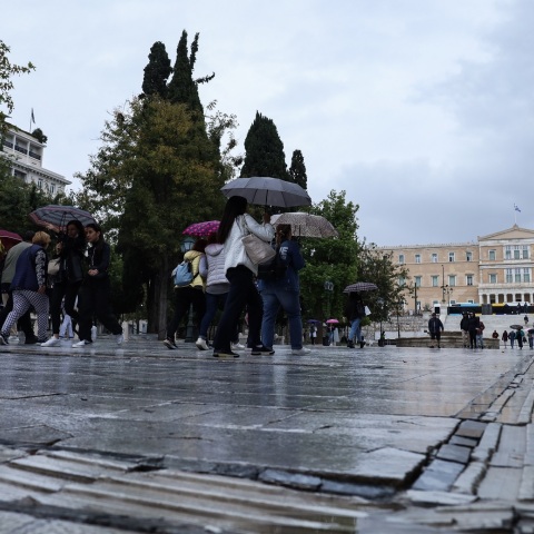 Ο συντονισμός του κρατικού μηχανισμού ενόψει της χειμερινής περιόδου βρέθηκε στο επίκεντρο σύσκεψης υπό τον υπουργό Κλιματικής Κρίσης και Πολιτικής Προστασίας.