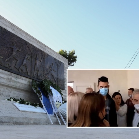 Δίκη για τη φονική πυρκαγιά  στο Μάτι: Βίντεο κατέγραψε τη στιγμή που οργισμένοι συγγενείς θυμάτων συναντούν τον αρμόδιο τότε υπουργό, Νίκο Τόσκα.