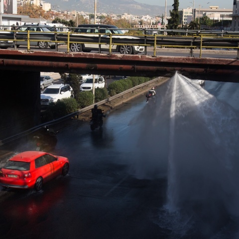 Βλάβη στον αγωγό της ΕΥΔΑΠ στον Κηφισό
