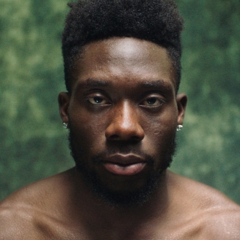 Ο ποδοσφαιριστής Alphonso Davies περιγράφει τη ζωή του ως πρόσφυγας στο ντοκιμαντέρ «Home» της Nike