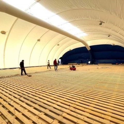 Το νέο κλειστό γήπεδο μπάσκετ της Γλυφάδας θα παραδοθεί στους κατοίκους της πόλης μέχρι τα Χριστούγεννα - Εικόνες από τις υπερσύγχρονες εγκαταστάσεις.