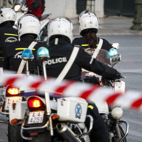 Αστυνομικοί των ομάδων «Ζ» και ΔΙ.ΑΣ. έστησαν μηχανοκίνητη «γέφυρα ζωής» για την ταχεία μεταφορά παιδιού σε νοσοκομείο της Θεσσαλονίκης. 