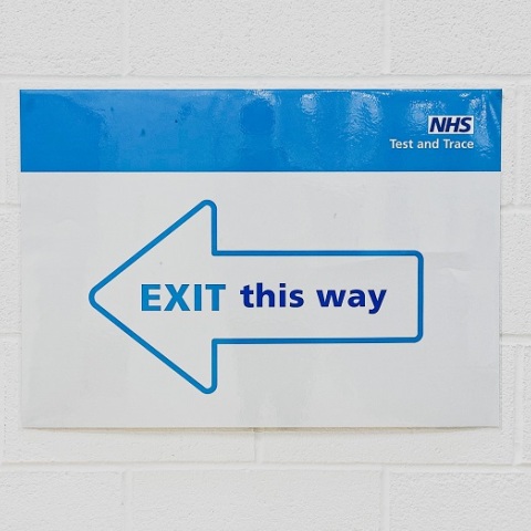 59χρονος Βρετανός που διαγνώστηκε για πρώτη φορά με κορωνοϊό στις 20 Δεκεμβρίου 2020, θεραπεύτηκε - Θεωρείται ο ασθενής με τη μεγαλύτερης διάρκειας λοίμωξη.