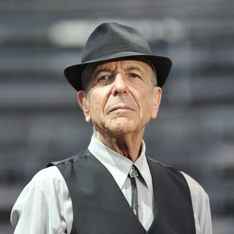 Η ποίηση του Leonard Cohen, η διπλή του φύση και οι μεγάλες επιρροές του μέσα από τα κείμενα και τα τραγούδια του.
