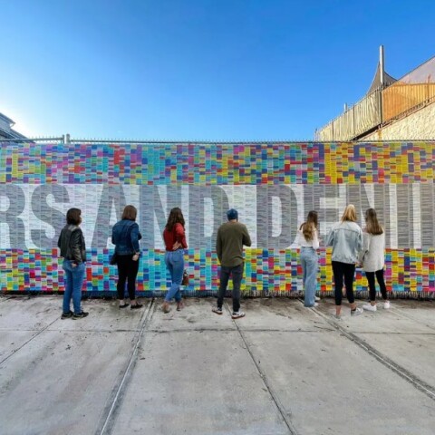 Έργο τέχνης στο Μπρούκλιν με τα ψέματα του Ντόναλντ Τραμπ