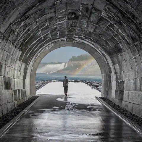 Οι καταρράκτες του Νιαγάρα αποκαλύπτουν μια αθέατη πτυχή τους - Ένα τούνελ μήκους 670 μέτρων, θαμμένο βαθιά κάτω από το νερό. 