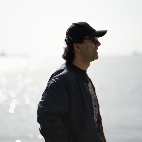 Συνέντευξη Φατίχ Ακίν: Ο σκηνοθέτης μιλάει στην ATHENS VOICE για τη νέα του ταινία «Το χρυσάφι του Ρήνου», το σινεμά και τη ζωή του.