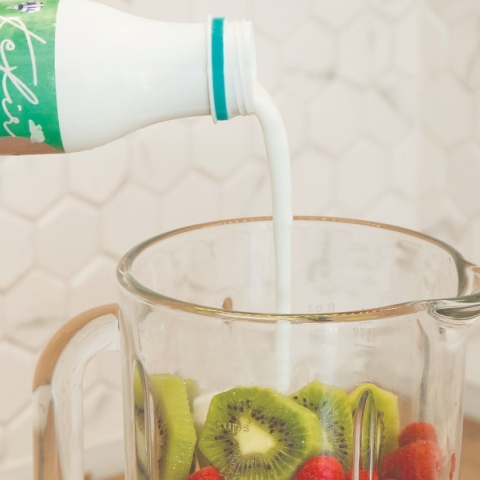 γάλα και φρούτα