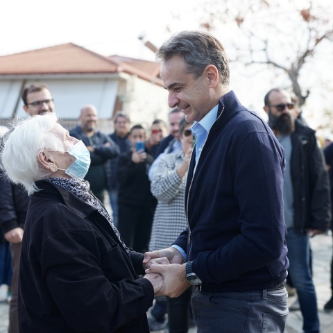 Ο Κυριάκος Μητσοτάκης επισκέφθηκε την Κατερίνη – Η αναφορά του στο δίλημμα των εκλογών του 2023 και σε όσους θέλουν να κυλήσουν τη χώρα στον «πολιτικό βούρκο».