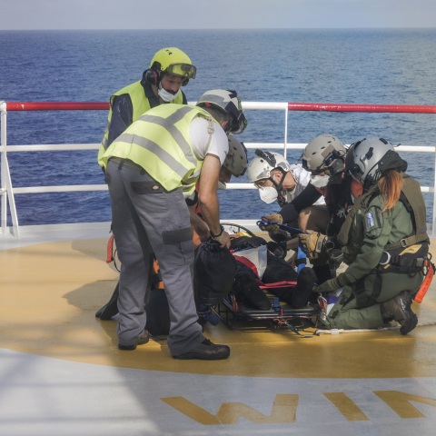 Η Γαλλία δίνει άδεια στο Ocean Viking να προσαράξει στην Τουλόν αν και καθώς το σκάφος βρισκόταν ανοιχτά της Σικελίας, ήταν «ευθύνη της Ιταλίας»