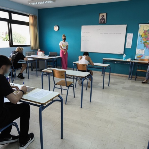 Πανελλήνιες 2023: Υποψήφιοι στο εξεταστικό κέντρο