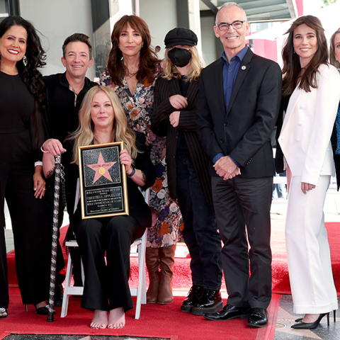 Η Κριστίνα Άπλγκεϊτ εμφανίστηκε για πρώτη φορά με μπαστούνι στην τελετή για το αστέρι της στο «Walk of Fame»