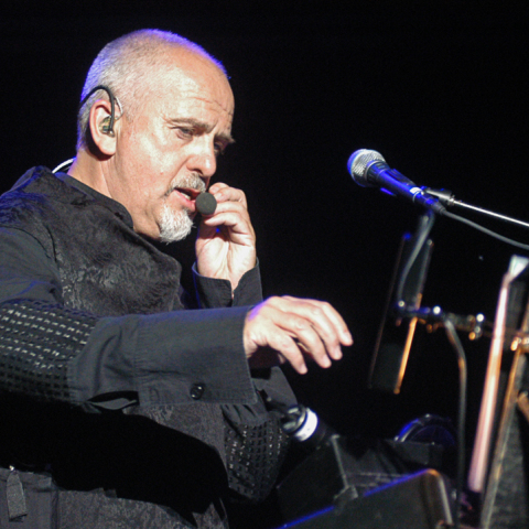 Η συναυλία του Peter Gabriel στην Αθήνα, τον Ιούνιο του 2004, στο Rockwave Festival, μέσα από σπάνιες φωτογραφίες του Χρήστου Κισατζεκιάν.