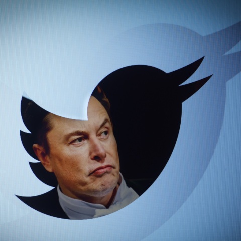 Εξαγορά του Twitter από τον Έλον Μασκ: Εντείνονται οι εικασίες για επικείμενη κατάρρευση της πλατφόρμας - Εκατοντάδες εργαζόμενοι φέρονται να αποχωρούν.