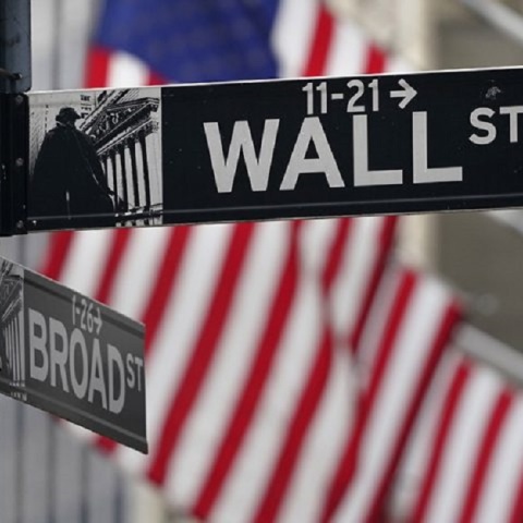 Προάγγελος ύφεσης; Παγώνουν προσλήψεις και ετοιμάζουν περικοπές Goldman Sachs και Apple