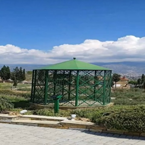 Φωτογραφικό ντοκουμέντο: Αυτό είναι το κλουβί τιμωρίας που κατήγγειλαν γονείς στην Κιβωτό του Κόσμου - Εικόνα από τη δομή του Βόλου.