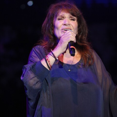 H τραγουδίστρια, Ελπίδα