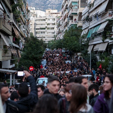 Τον χαρακτηρίζει «εκτελεστικό όργανο της έξωσης της δημοσιογράφου από το σπίτι της»