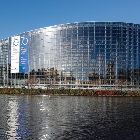 Το Ευρωπαϊκό Κοινοβούλιο υπερψήφισε τον χαρακτηρισμό της Ρωσίας ως «κράτους - χορηγού της τρομοκρατίας» - Νομικό πλαίσιο κυρώσεων ζητούν οι ευρωβουλευτές.