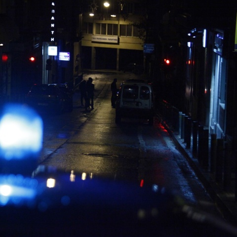 Περιπολικό της ΕΛ.ΑΣ. βράδυ το κέντρο της Αθήνας