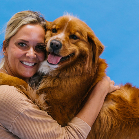 Γυναίκα με το σκυλί της