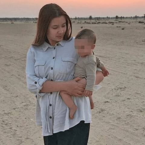 Καρολάιν Κράουτς και μικρή Λυδία